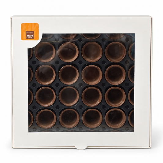 Copitas de Chocolate Anika para Rellenar – Caja sobre fondo blanco