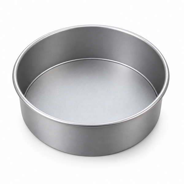 Molde redondo de aluminio con fondo desmontable de 17 cm de diámetro y 7 cm de alto sobre fondo blanco