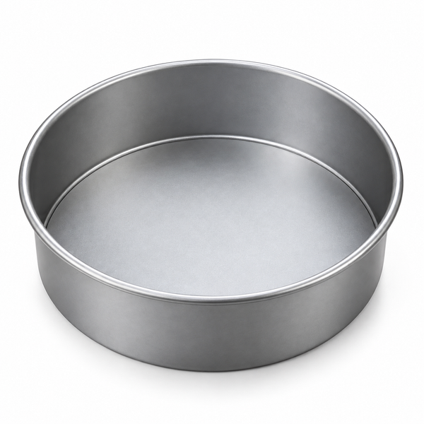 Molde redondo de aluminio desmontable de 20 cm de diámetro y 7 cm de alto sobre fondo blanco