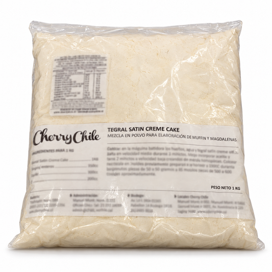 Bolsa de premezcla Tegral Satin Creme Cake Cherry Chile de 1 kg sobre fondo blanco